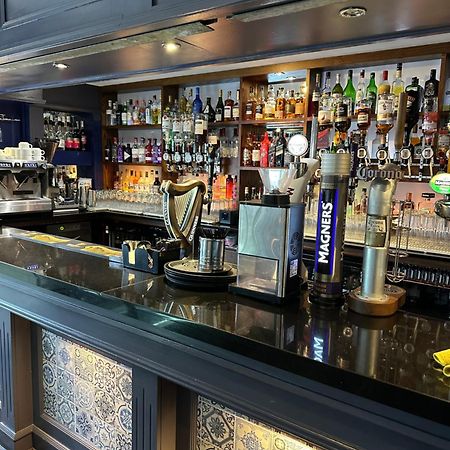 The Tudor Hotel 에어드리 외부 사진